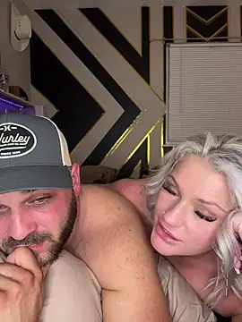 عرض كام Peachyb