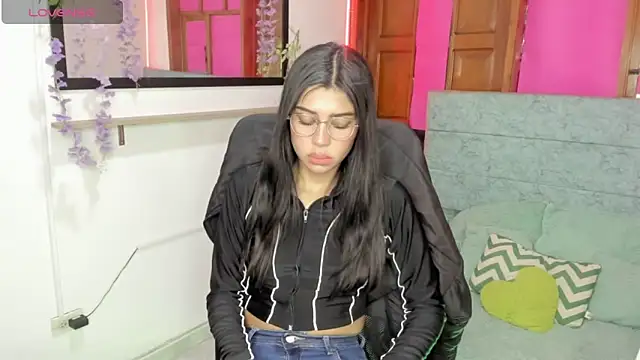 Aysha_winxs – Naživo chatovacia miestnosť
