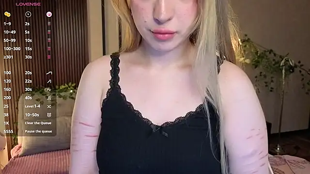 linaloon Chat XXX in diretta