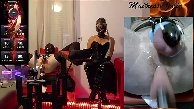 maitresse-julia-045's Webcam Show