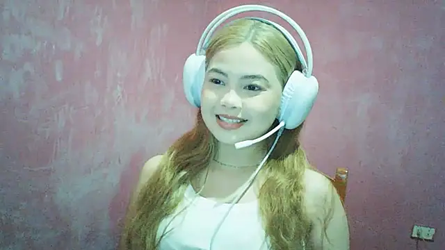 צ'אט XXX בשידור חי של DessertFlower