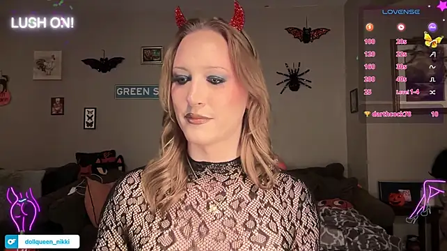greenxxxqueen: διαδικτυακό σόου στην κάμερα