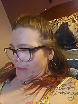 FelicityFreeze69: διαδικτυακό σόου στην κάμερα