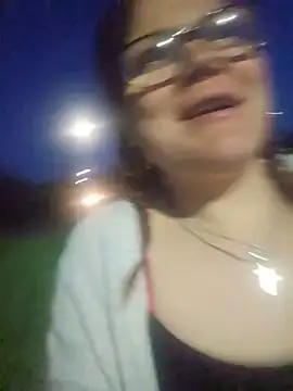 FelicityFreeze69: διαδικτυακό σόου στην κάμερα