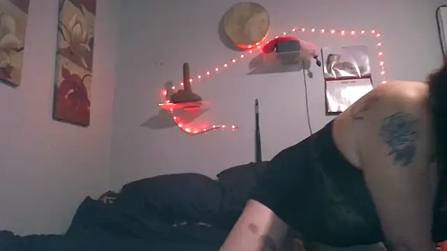 FelicityFreeze69: διαδικτυακό σόου στην κάμερα