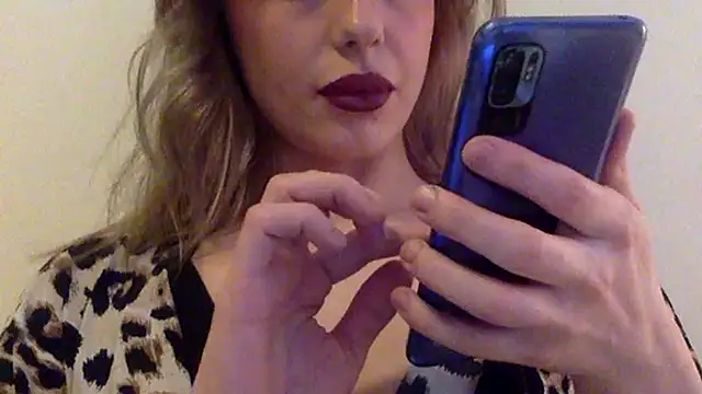 Sweetand420 Adlı Modelin Canlı Sohbet Odası