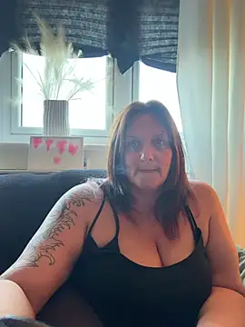 Busty-GilfQuinn – Live XXX-chat