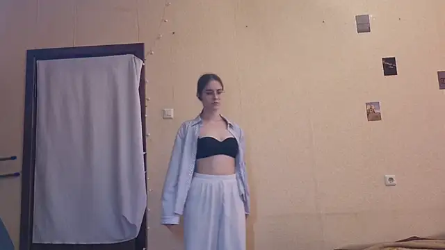 Katelemon Adlı Modelin Canlı XXX Sohbeti