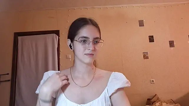 XXX chat uživo modela Katelemon
