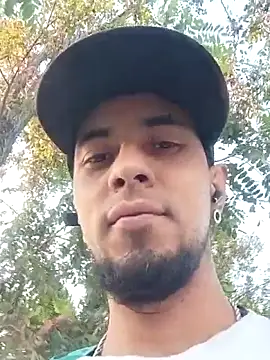 Show modela kaloumario na web-kameri