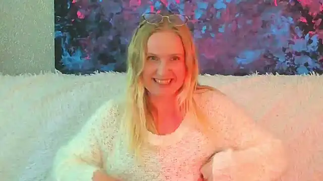Lanavi_Smile Adlı Modelin Canlı XXX Sohbeti