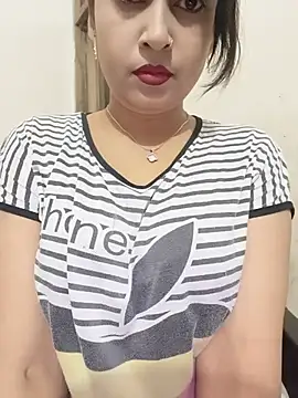 Shanaya-Hotty Chat XXX in diretta
