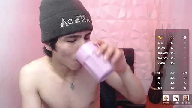 Show modela Stich_23 na web-kameri