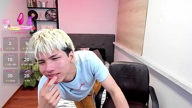 Stich_23 Webcam Show