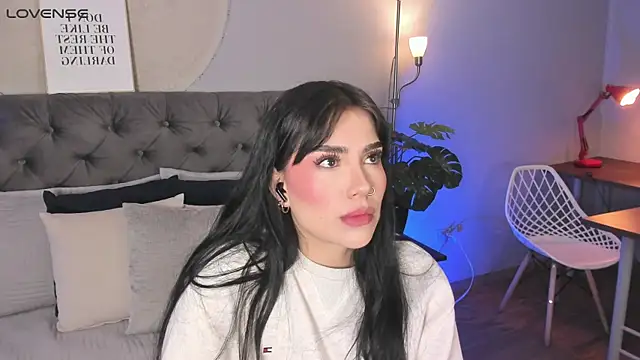 AlmaBlaze's Live XXX Chat