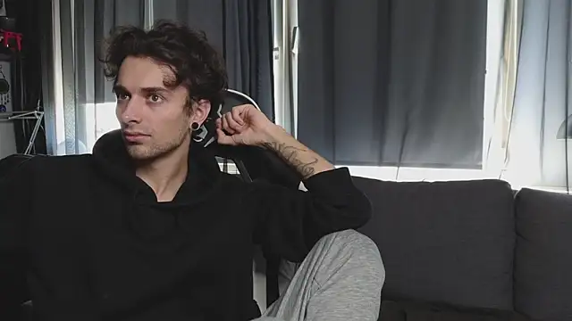 Show modela tusugo na web-kameri