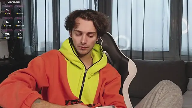 Show modela tusugo na web-kameri