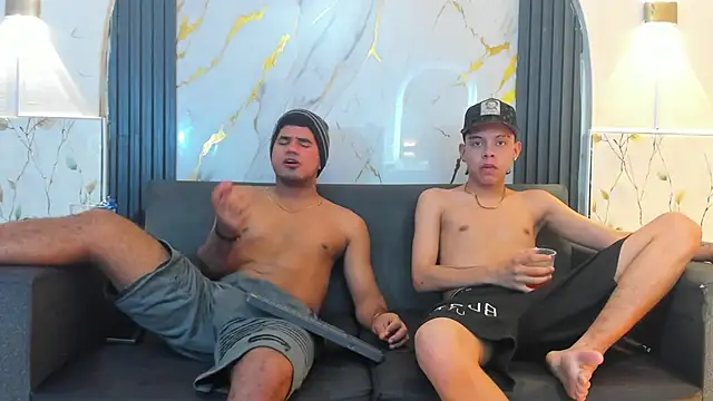 Latins_on_fire's Webcam Show