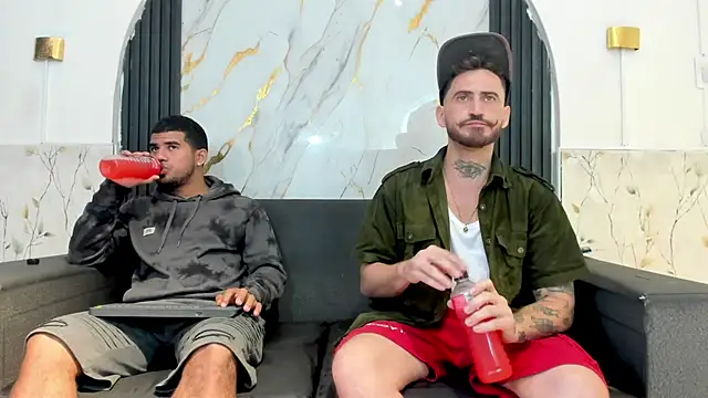 Latins_on_fire 在線直播表演