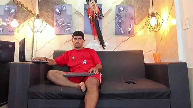 Latins_on_fire Show Webcam
