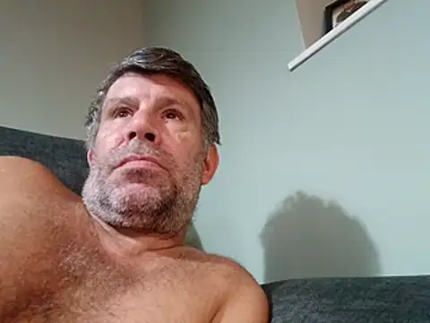stud2512: διαδικτυακό σόου στην κάμερα