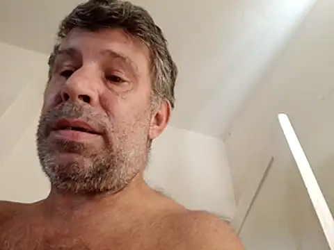 Show modela stud2512 na web-kameri