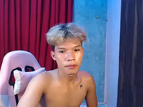 YURI_KUN Pertunjukan Webcam