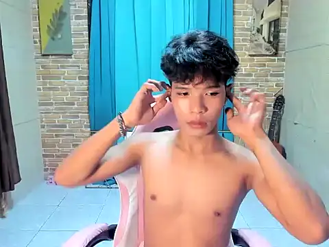 YURI_KUN Pertunjukan Webcam