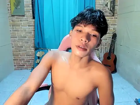 YURI_KUN Show in webcam