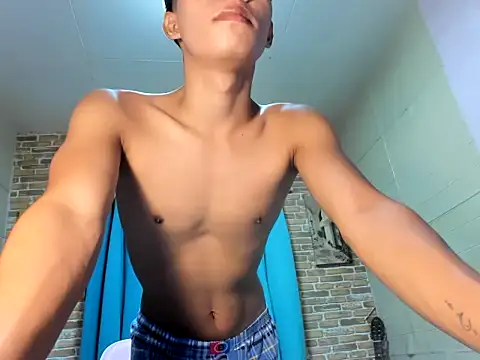 YURI_KUN webcam show