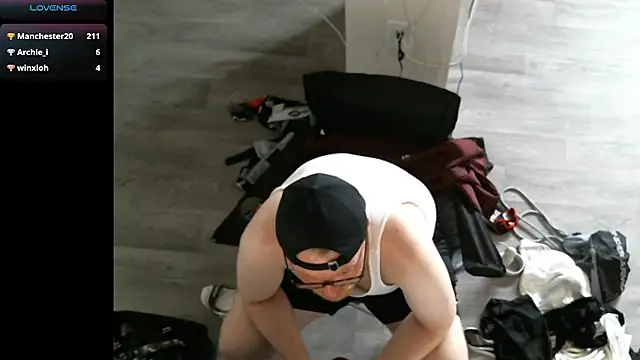 TXRyan1996 Show in webcam