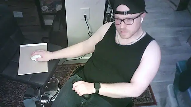 TXRyan1996 Show in webcam