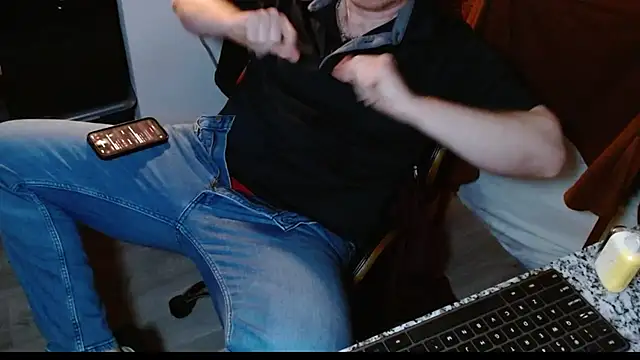 TXRyan1996 Show in webcam