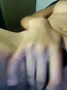 corallion: διαδικτυακό σόου στην κάμερα