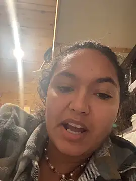 QueenNefertiti: δωμάτιο απευθείας συνομιλίας