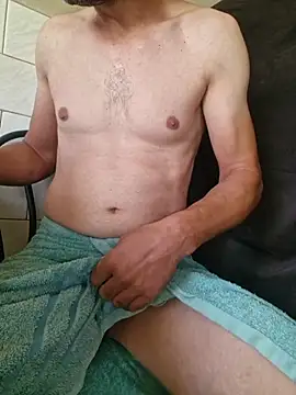 kissandgo: διαδικτυακό σόου στην κάμερα