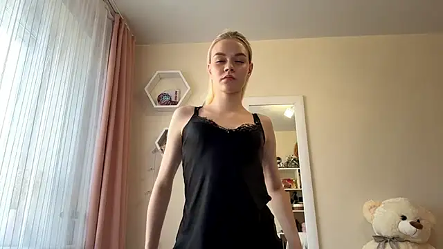 MiaCashe élő XXX-chatje