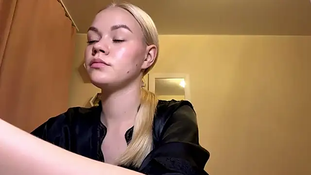 Chatroom XXX en direct de MiaCashe