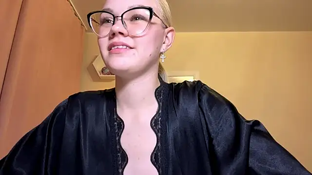 MiaCashe's Live XXX Chat
