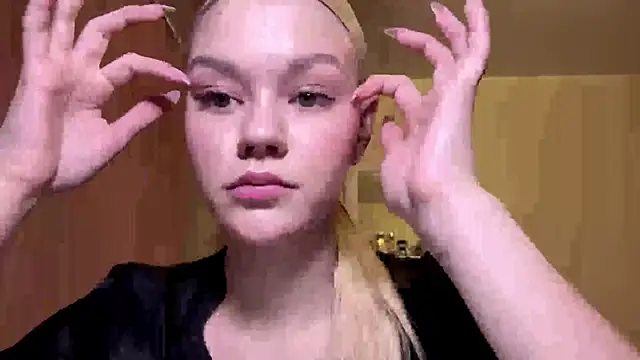 MiaCashe's Live XXX Chat