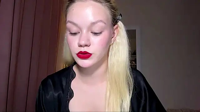 MiaCashe's Live XXX Chat