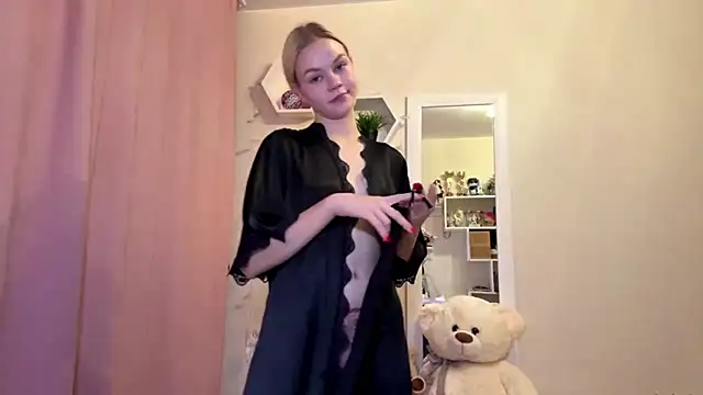 MiaCashe Chat XXX live