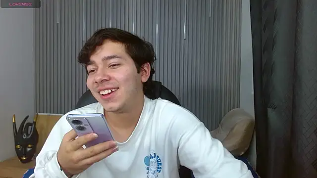 Julian_Smith21 webkamerás műsora