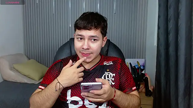 Show modela Julian_Smith21 na web-kameri