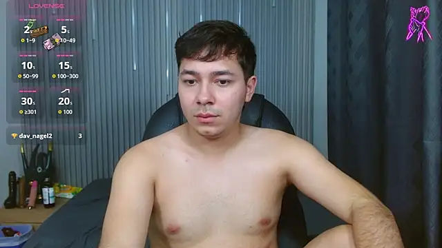 Pokazy przed kamerką – Julian_Smith21