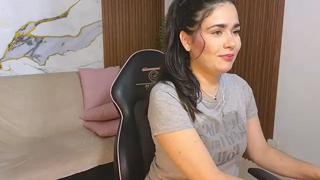 Czat XXX na żywo – Loren_Tay
