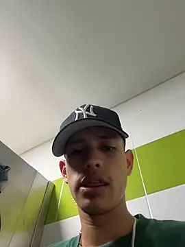 HarryGaze Show Webcam