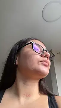 צ'אט XXX בשידור חי של LaiaGomez