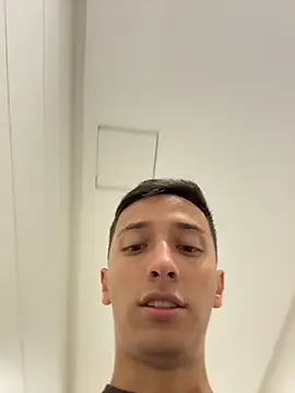Thiago_Jones1のウェブカメラショー