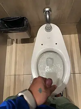 Thiago_Jones1: διαδικτυακό σόου στην κάμερα